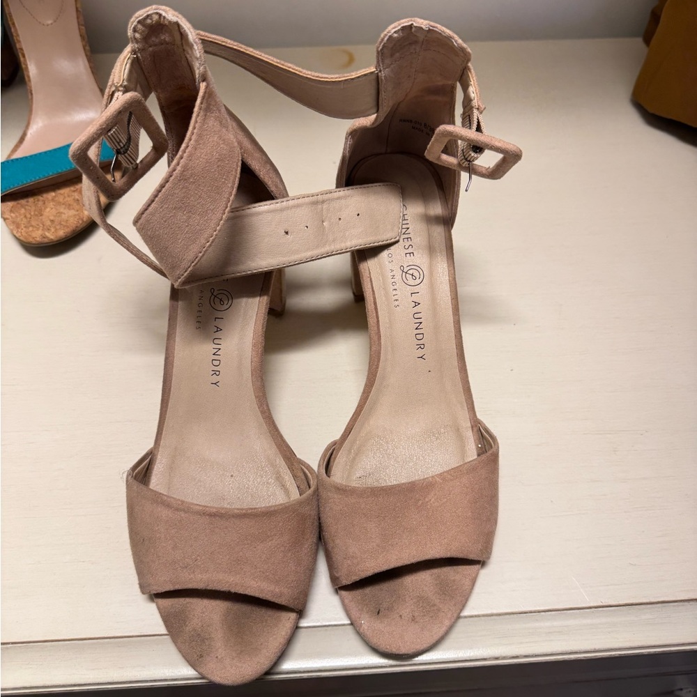 Chinese Laundry Women's Beige Heeled Sandals
